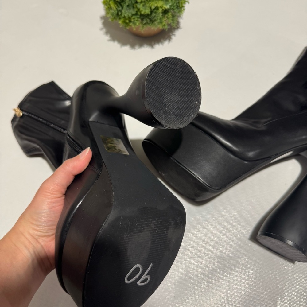 Women's Black Platform Ankle Boots - High Heel Fashion - Picture 4 of 8